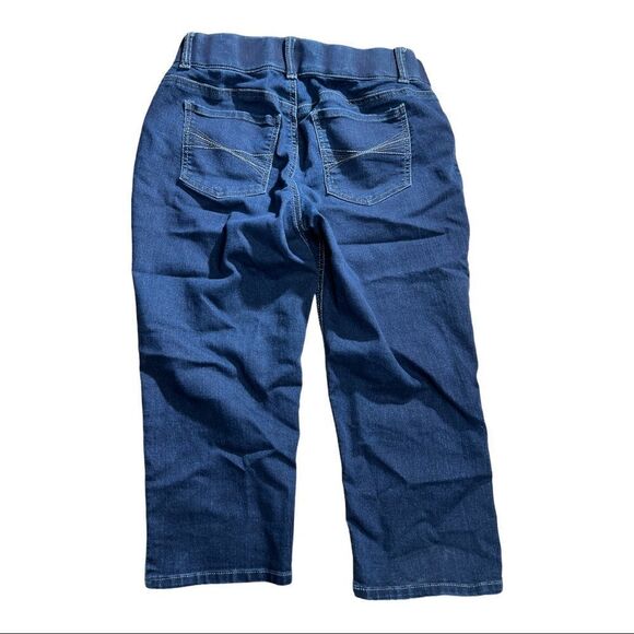 Woman’s Riders by Lee Mid Rise Capri Jeans Large - Picture 2 of 7